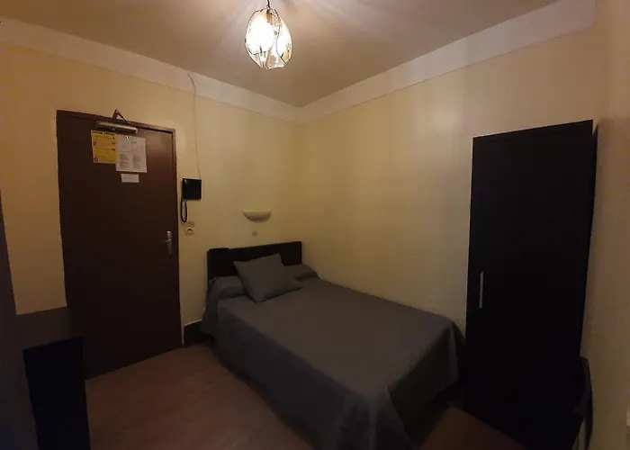 Anya Отель Париж