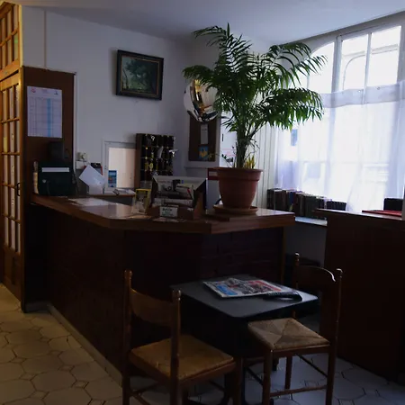 Anya Hotel 2*
